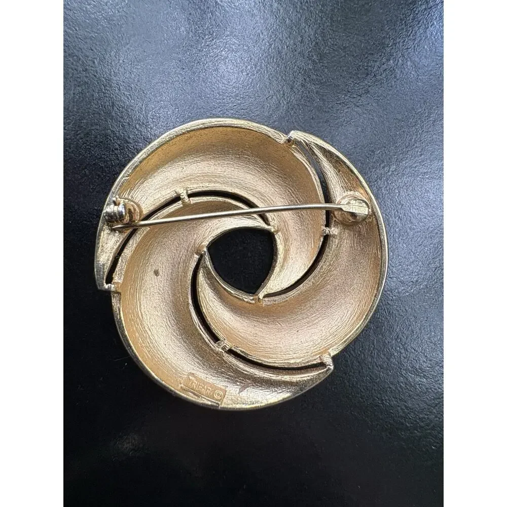 Crown Trifari Swirl Brooch Patriotic Enamel Red White Blue Gold Tone Pin Vtg